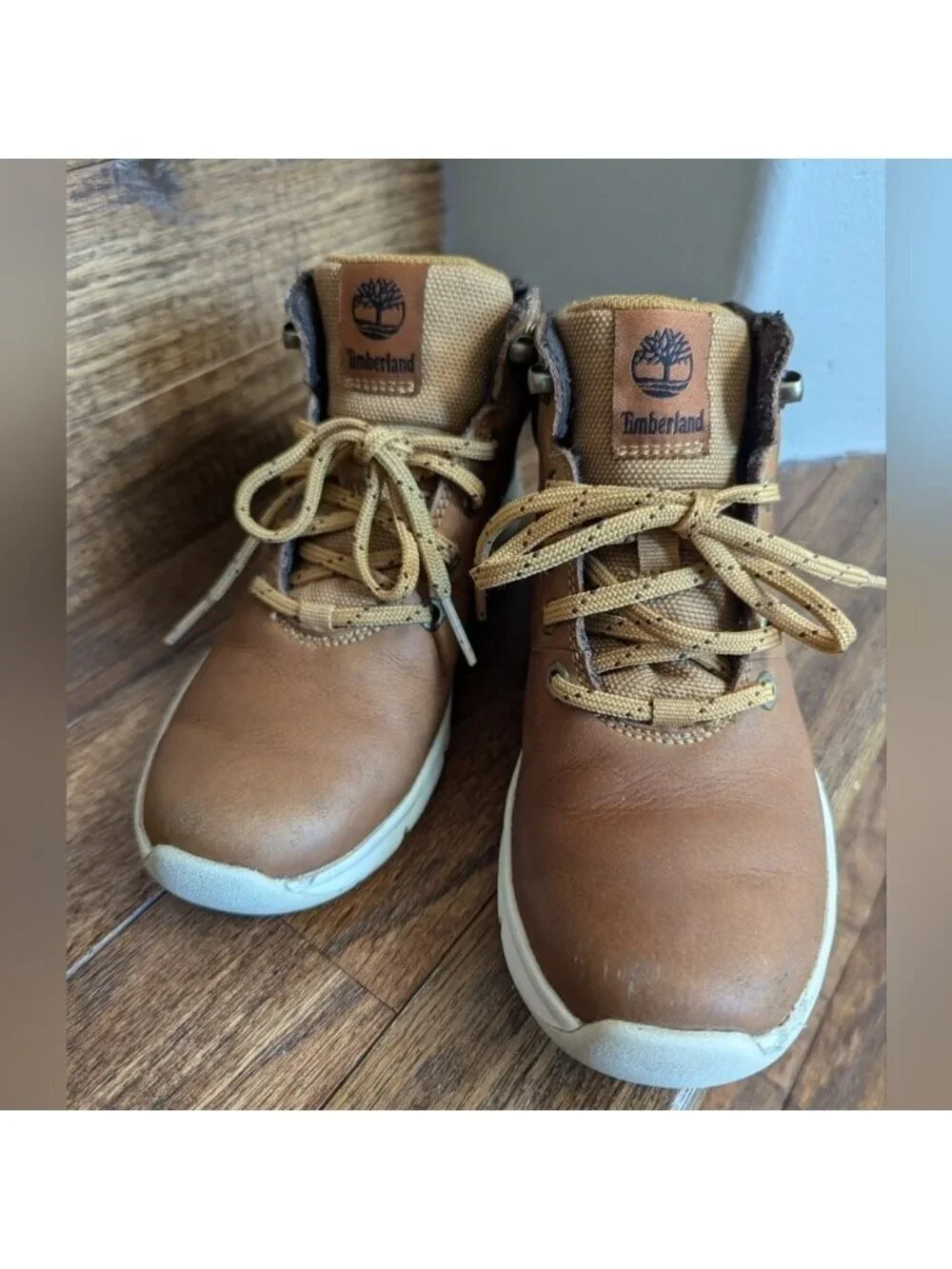 Timberland Boots Mid Hiker Kids size 2  leather Boots